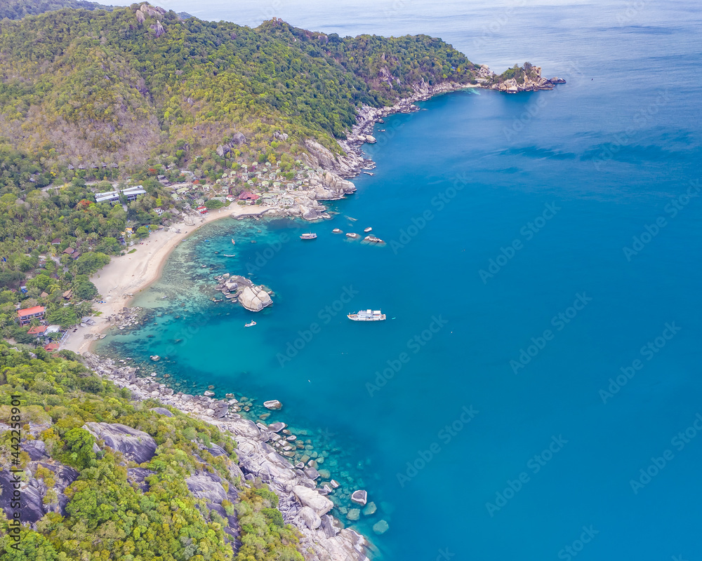 Tanote Bay, Koh Tao with corals and sandy beach
