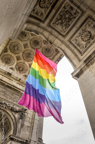 drapeau LGBT arc en ciel patrimoine culture Bruxelles
