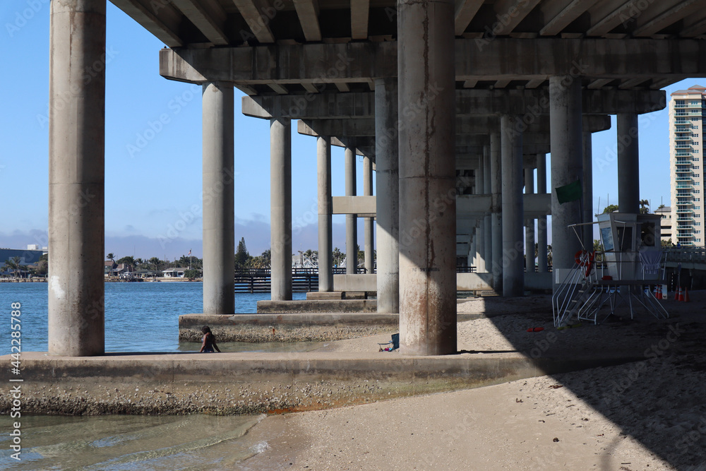 Fototapeta premium pier in the sea