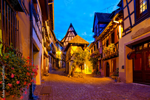 Mittelalterliches Dorf im Elsass, Frankreich