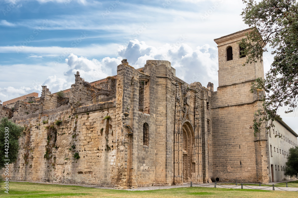 The monastery of La Victoria is a former convent in the Spanish town El Puerto de Santa María, erected in the early 16th century by the lords of the then town, the Dukes of Medinaceli.