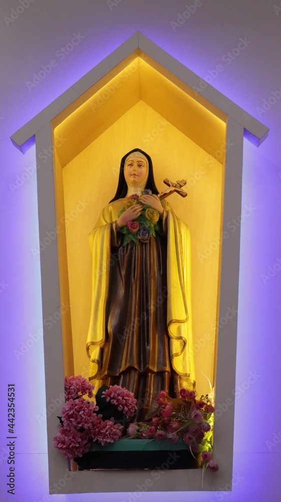 Statue of Saint Teresa of Child Jesus