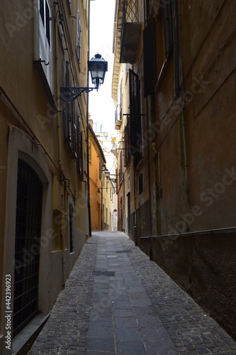 strade cittadine di Chieti, Italy © luis