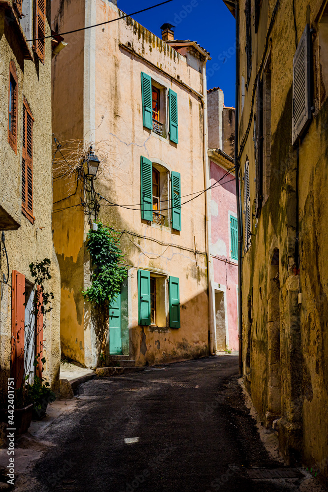 Fototapeta premium Dans les rues de Valensole