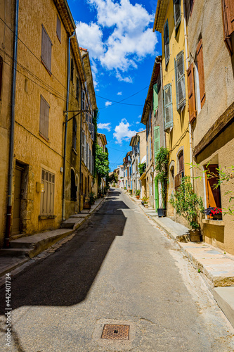 Dans les rues de Valensol