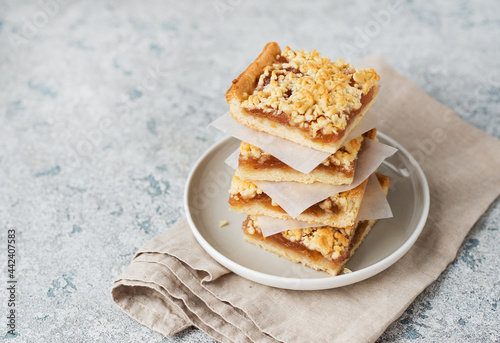 Bild auf Leinwand Homemade berry crumble bars with jam, homemade cookies, selective focus