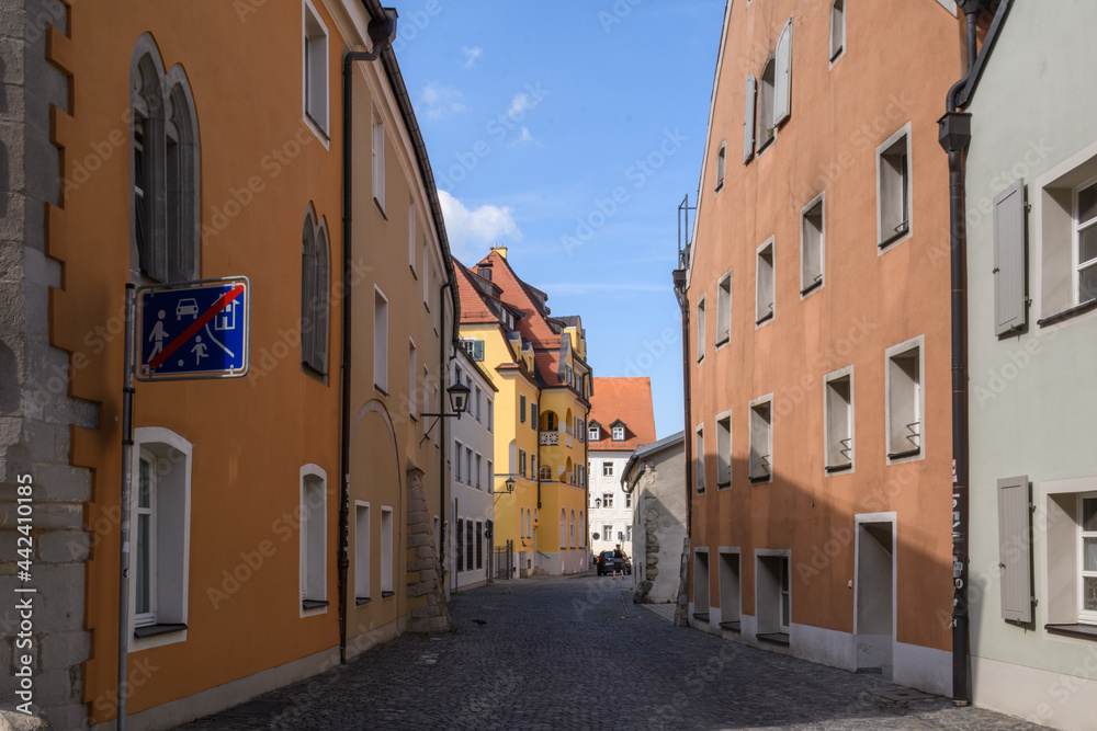 Leerer Beutel, Regensburg, Straße ,Häuser, Himmel