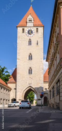 Osttor in  Regensburg in Sonne
