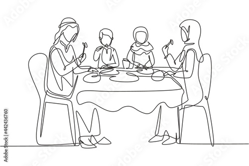 Continuous one line drawing Arabian family eating meal around kitchen table. Happy daddy, mom and two kids sitting eating healthy lunch in home. Single line draw design vector graphic illustration