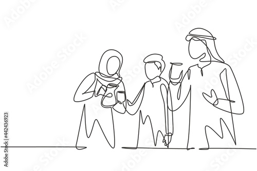 Single continuous line drawing young Arab family celebrate togetherness and holiday by drinking hot tea. Relaxing and refresh moment in life. Dynamic one line draw graphic design vector illustration