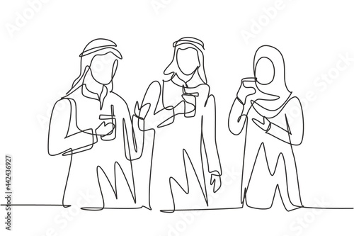 Photography Single one line drawing Arabian teens drink soda to celebrate their friendship by celebrating a party at park