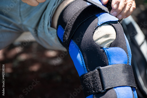 Protective leg bandage against injuries and sprains