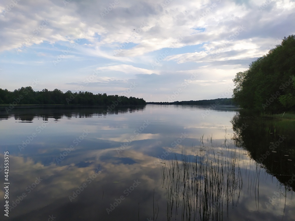 Fototapeta premium sky over the river