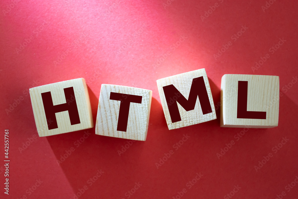 Obraz premium html inscription on wooden cubes on a red background