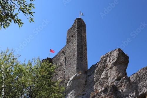 Vestiges de l'ancien chateau fort medieval, village de Aigueze, departement du Gard, France photo