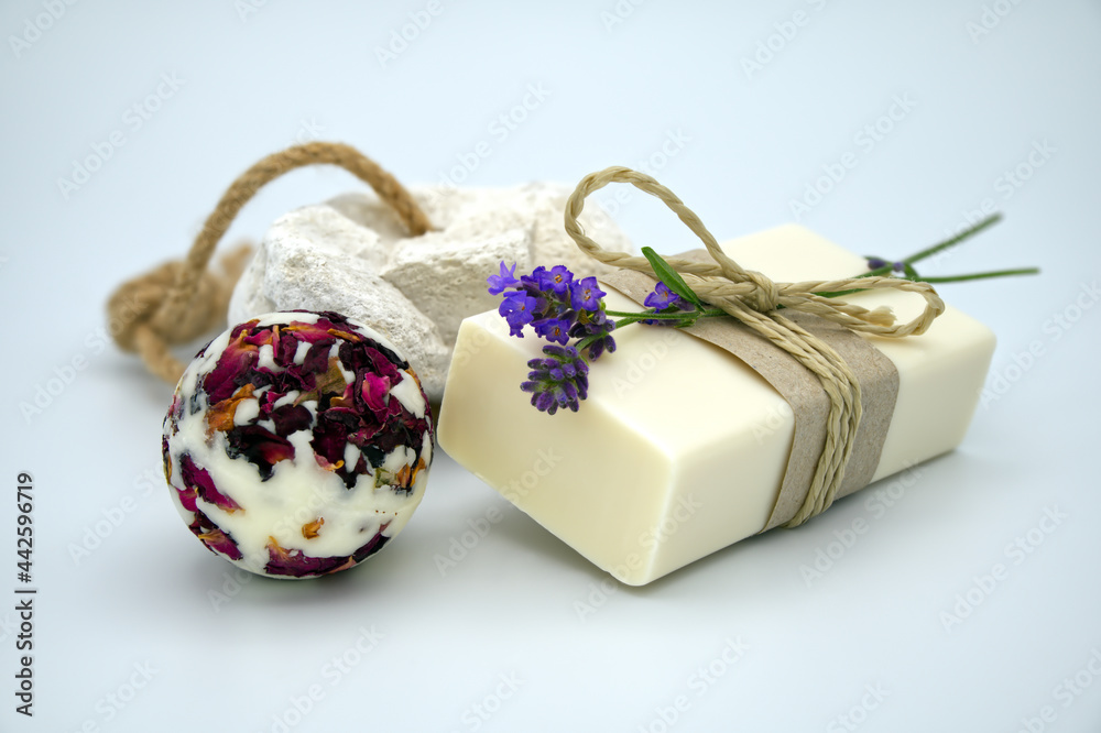 Cosmetic products made from natural ingredients Cosmetic products made from natural ingredients