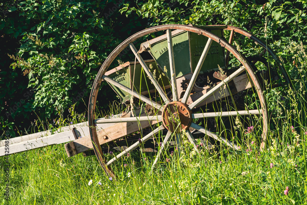 Old sowing machine.