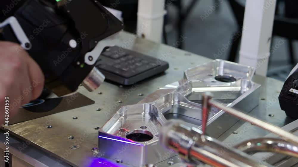 Measurement of complex parts with a non-contact meter. Measurement of complex parts with a non-contact meter.