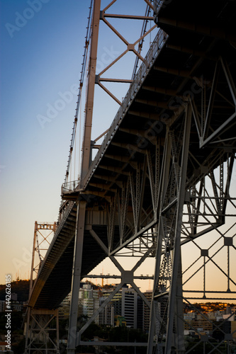 Ponte Herc  lio Luz - Florian  polis - Brasil  low vision 