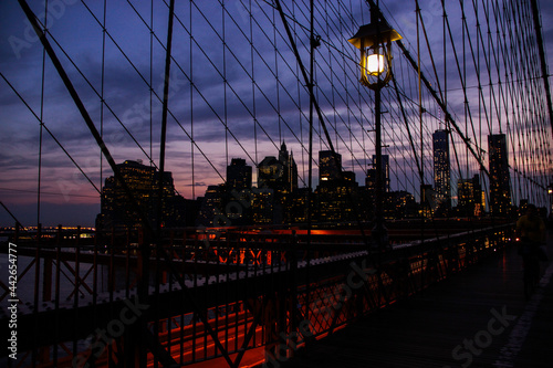 Brooklyn bridge skyline view of New York © AndreaQuinteroOlivas
