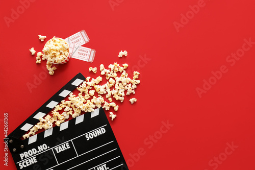 Tasty popcorn with cinema t...