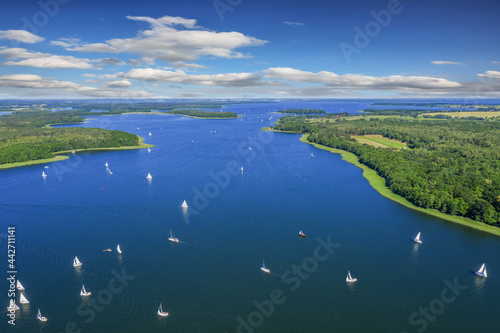 Mazury-kraina tysiąca jezior w północno-wschodniej Polsce