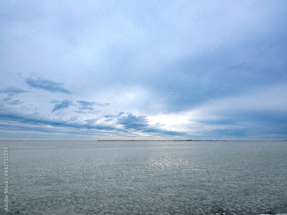 Obraz premium Bevroren Markermeer || Frozen Markermeer Part of the Former Zuiderzee // IJsselmeer
