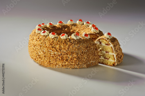 Bild auf Leinwand Kuchen, Frankfurter Kranz ganz, angeschnitten