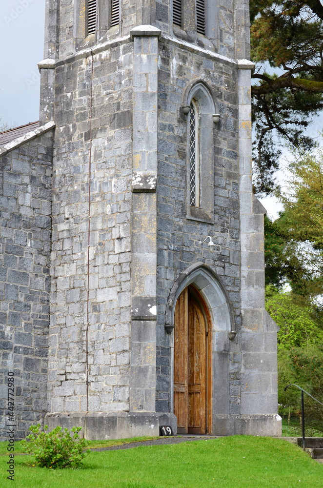 Naklejka premium Historic Old Stone Church in Bunratty Ireland