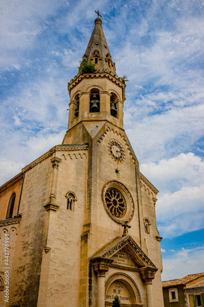Fototapeta premium Dans les rues de Saint-Saturnin-lès-Apt