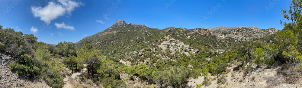 WIDOK NA GÓRY. WYSPA KRETA, GRECJA. 