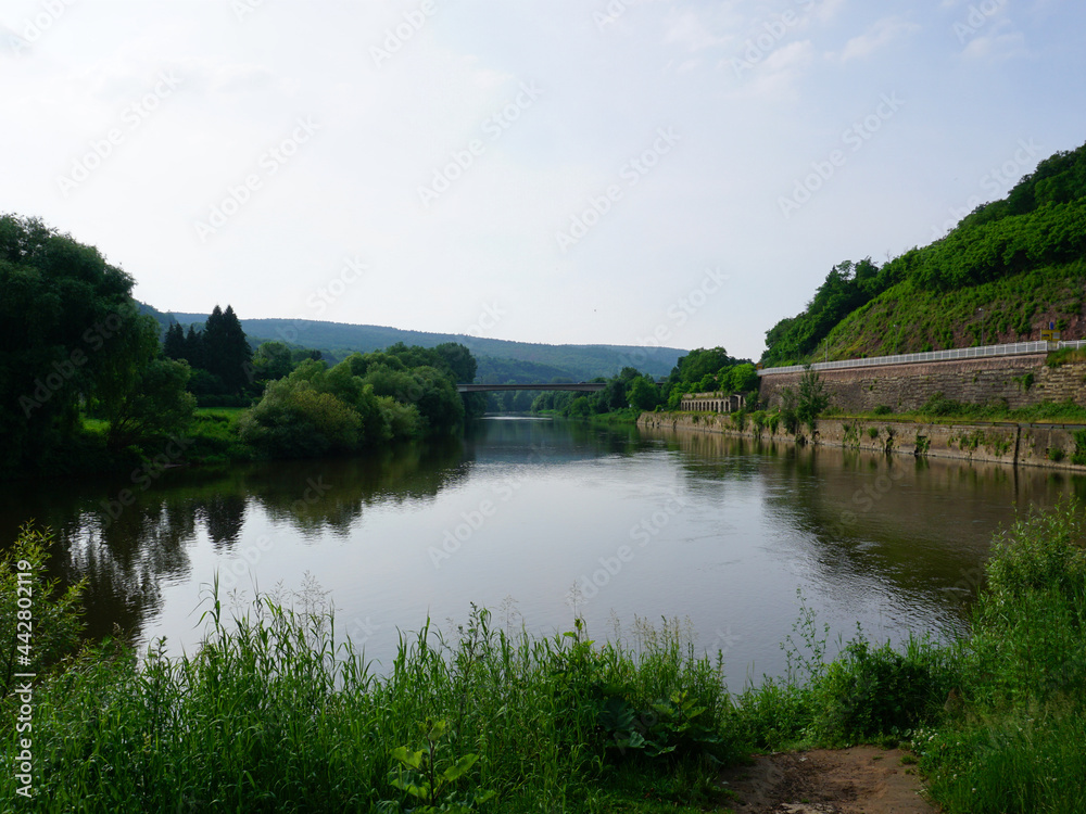 Blick auf die Weser wo die Fulda und die Werra zusammen fließen in Hann. Münden Blick auf die Weser wo die Fulda und die Werra zusammen fließen in Hann. Münden