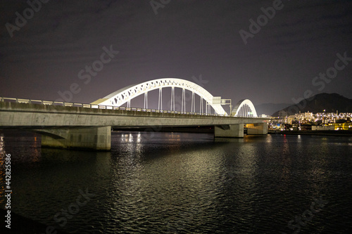 広島太田川大橋、光る大橋。 © ジュンジ モリタ