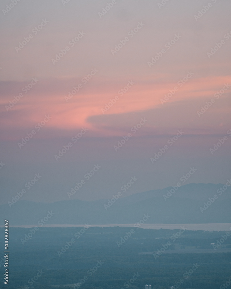 Fototapeta premium Sunset over Lake Champlain