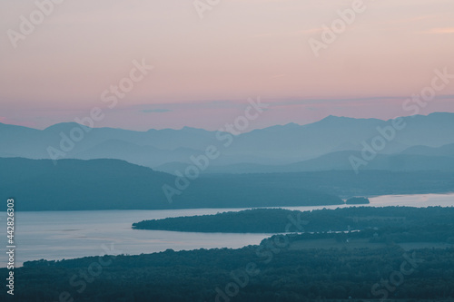 Fototapeta Naklejka Na Ścianę i Meble -  Sunset over Lake Champlain