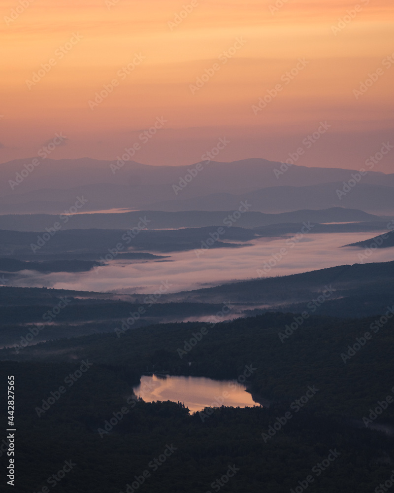Fototapeta premium Sunrise from Spruce Mt.