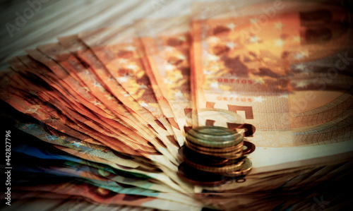 Obraz na płótnie Imagen de dinero en euros para manifestar abundancia