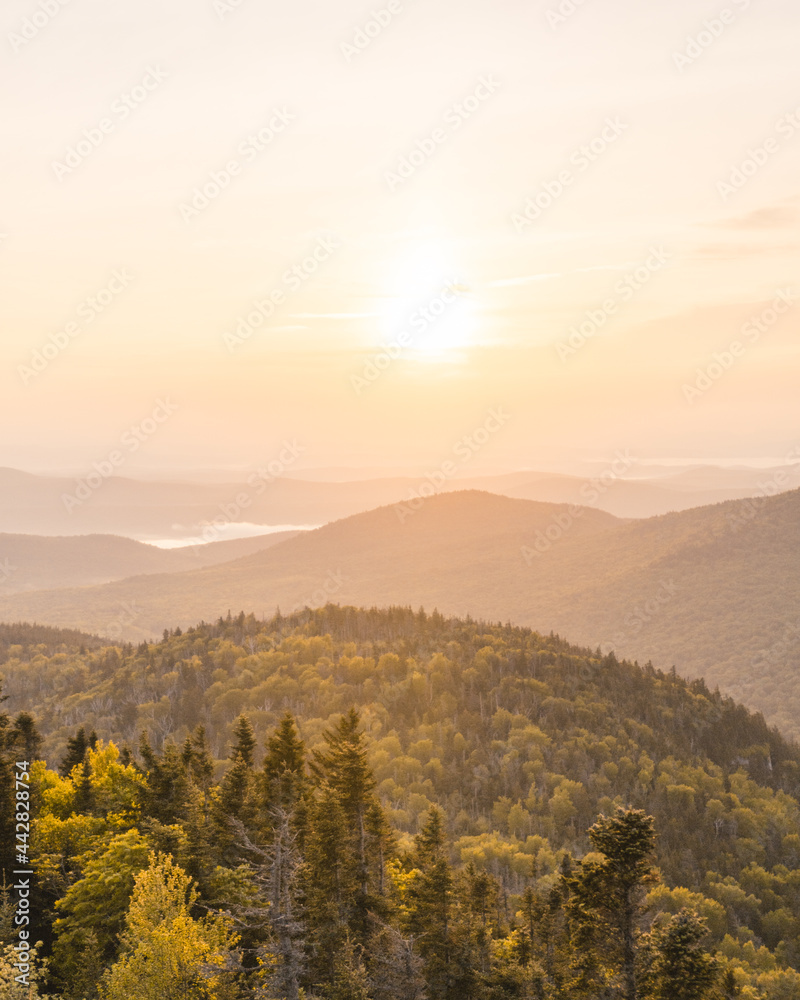 Fototapeta premium Sunrise from Spruce Mt.