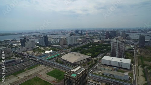 ヘリから撮影された東京の空撮映像