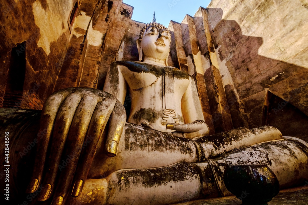 Buddha Statue in Wat Sri Chum, Sukhothai, Thailand