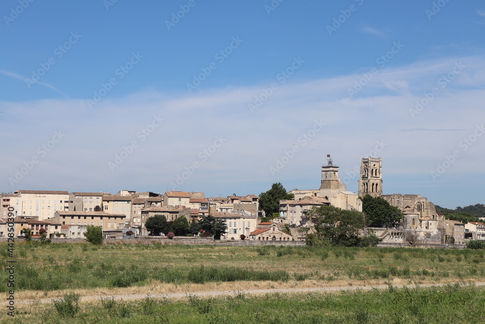 Vue d'ensemble du village, village de Pont Saint Esprit, département du Gard, France