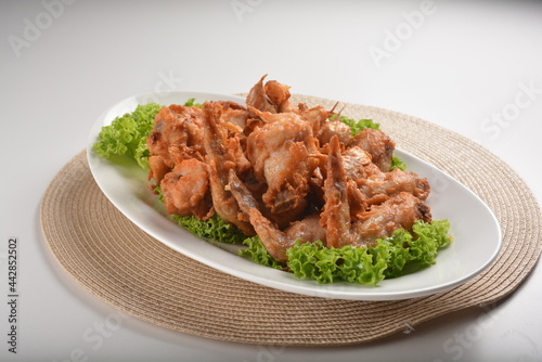 deep fried crispy chicken wing / pork rib with garlic asian halal menu