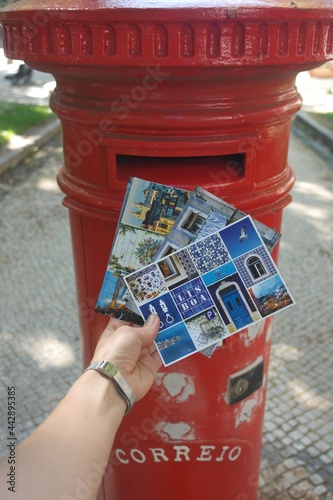 Obraz na plátně Friendship portuguese souvenirs: long-awaited postcards from Lisbon, set of lett