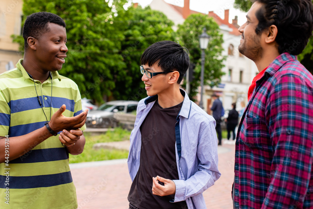 Friendship erases bordres between etnicities and nationalities