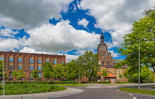 St. Marien-Kirche und Poliklinik in Stralsund; Deutschland