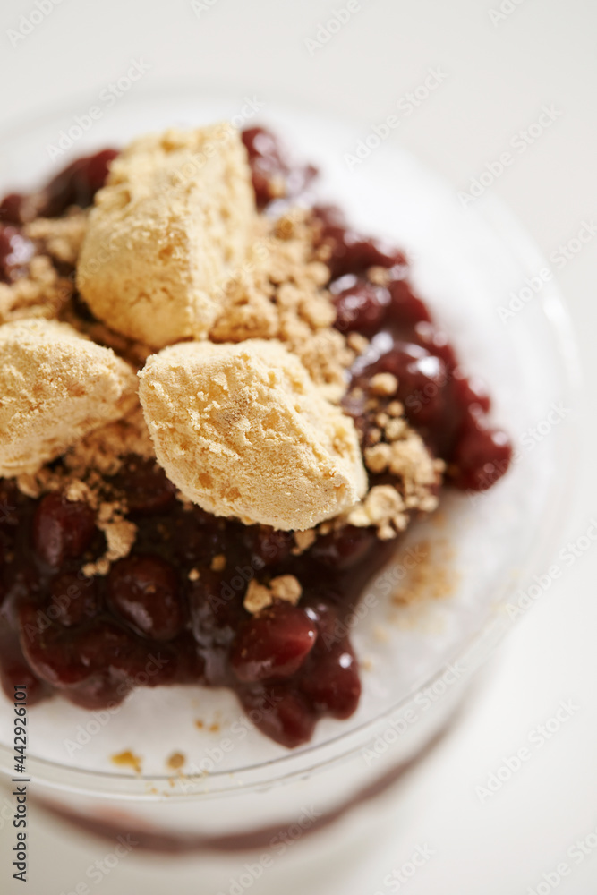 Rice cake topping on red bean bingsu Rice cake topping on red bean bingsu