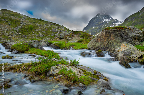 Alpin scenery with a river 