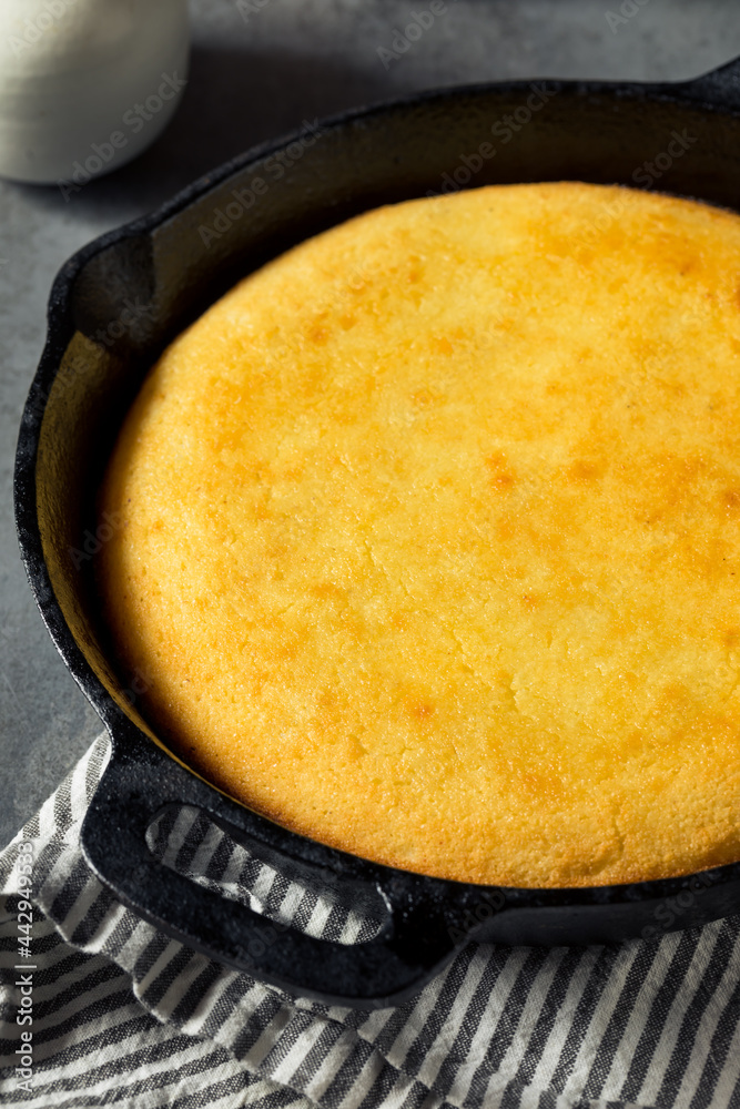 Sweet Homemade Skillet Cornbread Sweet Homemade Skillet Cornbread