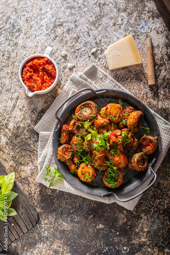 Mushrooms salad with chilli sauce
