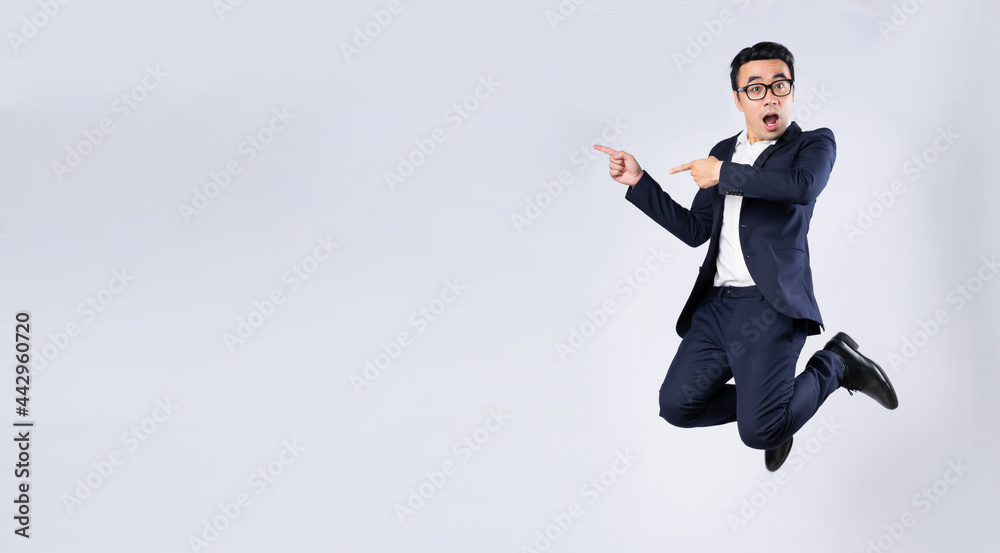 Portrait of business man wearing suit, isolated on white background Portrait of business man wearing suit, isolated on white background